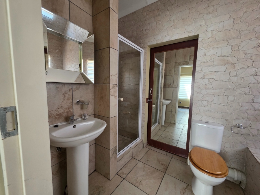 3 Bedroom Property for Sale in Waterkloof East North West